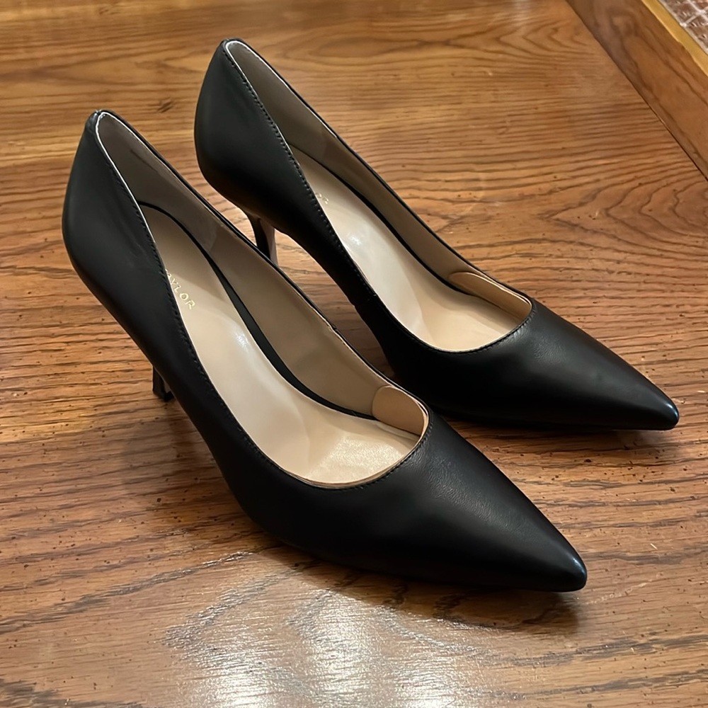 Ann Taylor heels,‎ size 8.5, NWOT